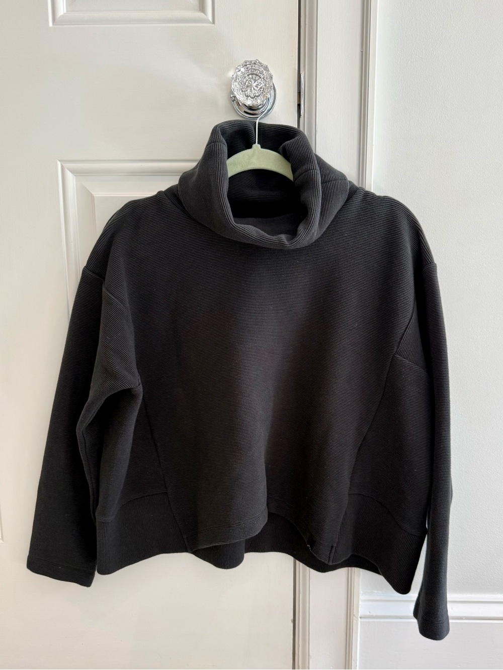 Varley Ribbed Turtleneck Sweatshirt